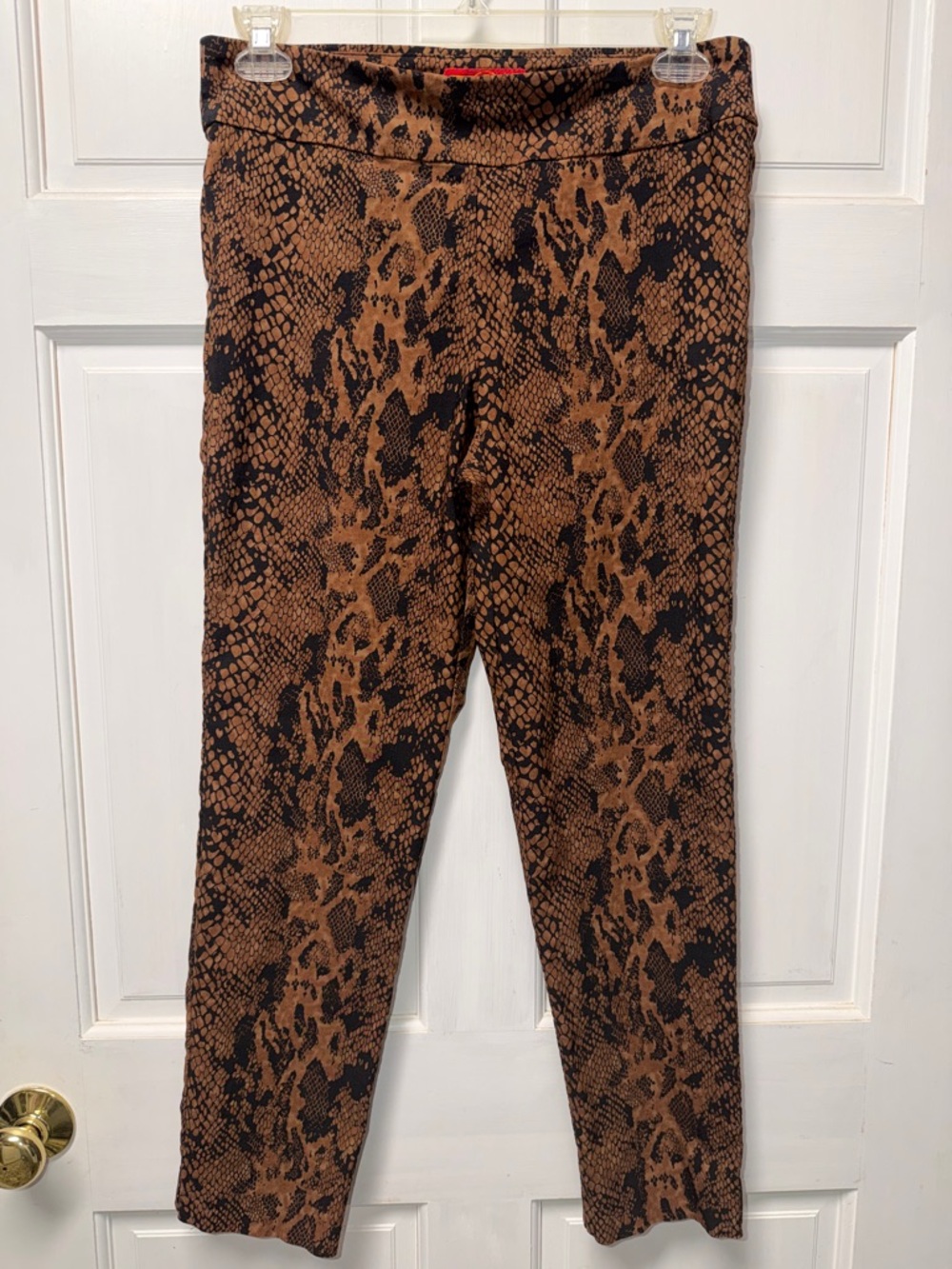 Krazy Larry Pull on
Pant - Brown Python
- Sleek Everyday Stretch 12